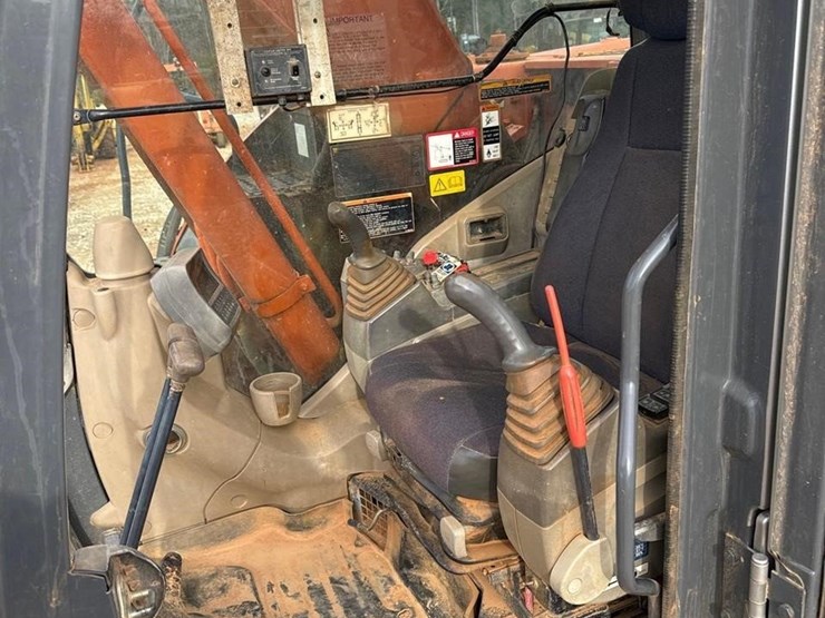 2012-hitachi-zx225us-lc-3-image-18