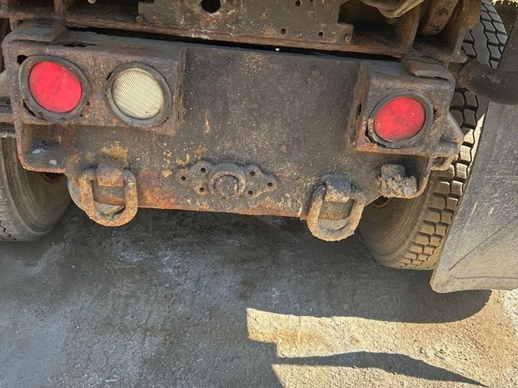 2008-sterling-l8500-image-22