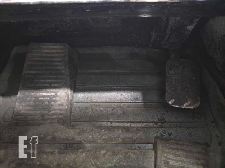 2020-caterpillar-262d3-image-12