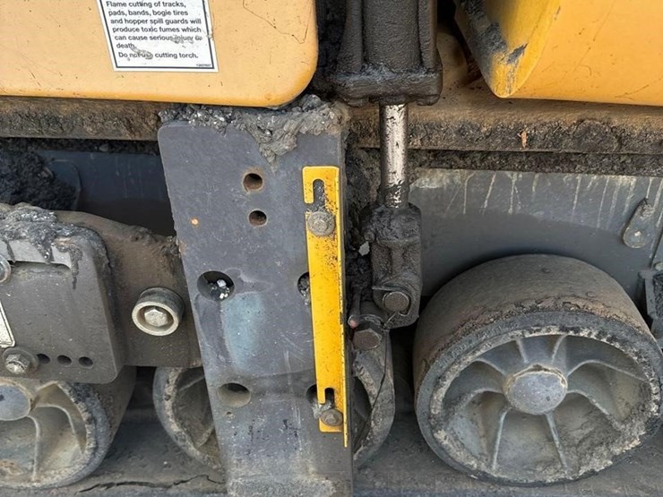 2018-volvo-p7110b-image-32