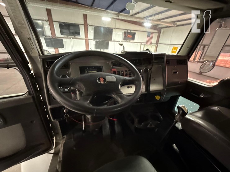 2015-kenworth-t370-image-16