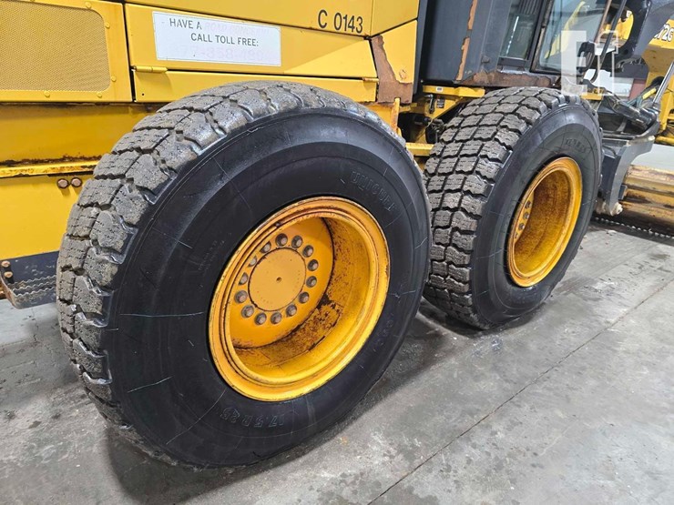 2015-deere-672g-image-28