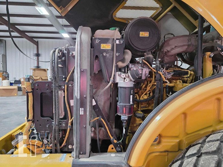 2020-caterpillar-cs44b-image-27