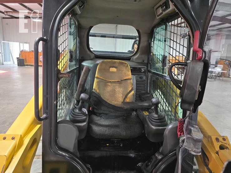 2014-caterpillar-299d-xhp-image-14