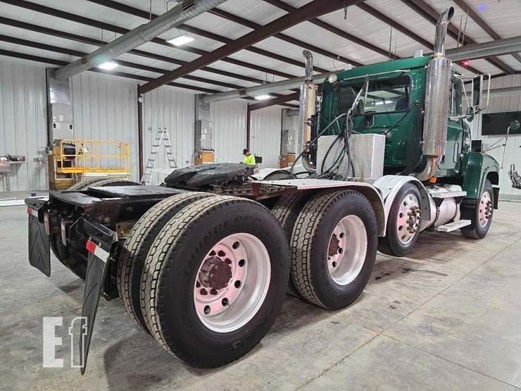 2000-mack-ch613-image-4