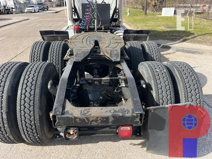 2015-mack-pinnacle-chu613-image-6