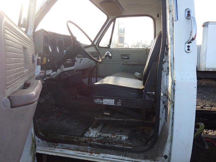 1977-gmc-6500-23'-t/a-flatbed-truck-image-25