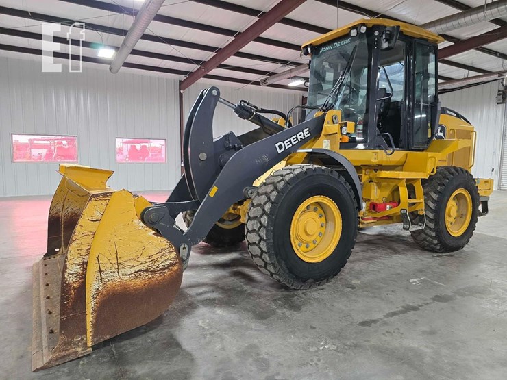 2022-deere-444-p-tier-image-1