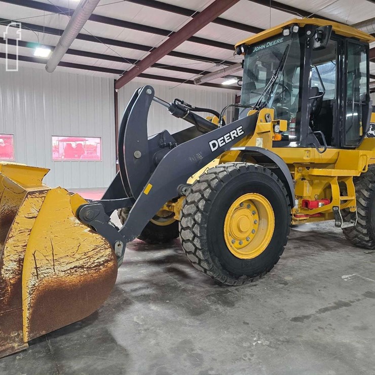 2022 DEERE 444 P-TIER