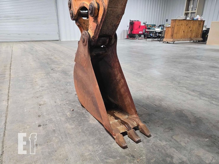 2013-case-580n-image-12