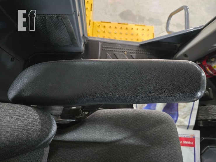 2022-deere-444-p-tier-image-24