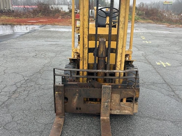 white-4000lb-propane-forklift-1193-image-6