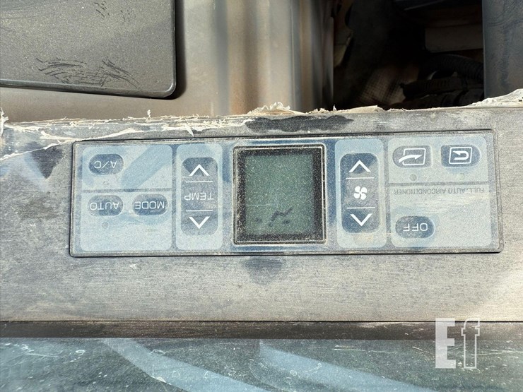 2022-xcmg-xe210u-image-25