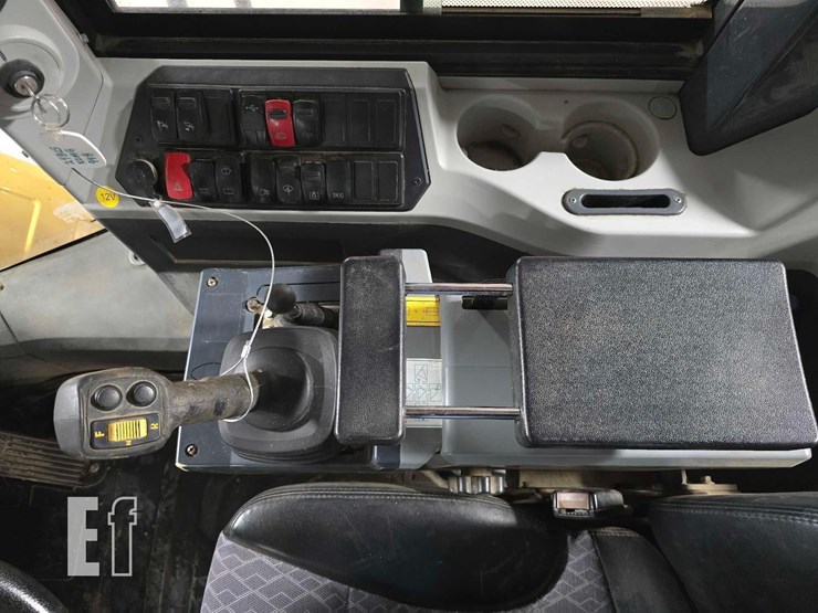 2022-xcmg-xc948u-image-14