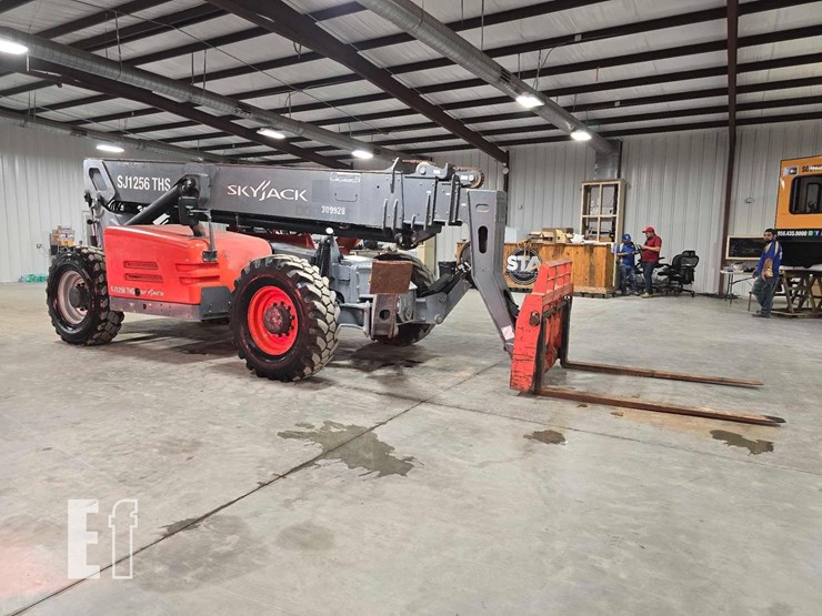 2019-skyjack-sj8831rt-image-2