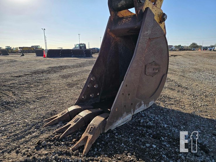 2005-caterpillar-322c-image-17