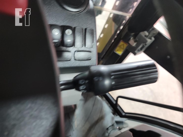 2015-caterpillar-420f-it-image-21