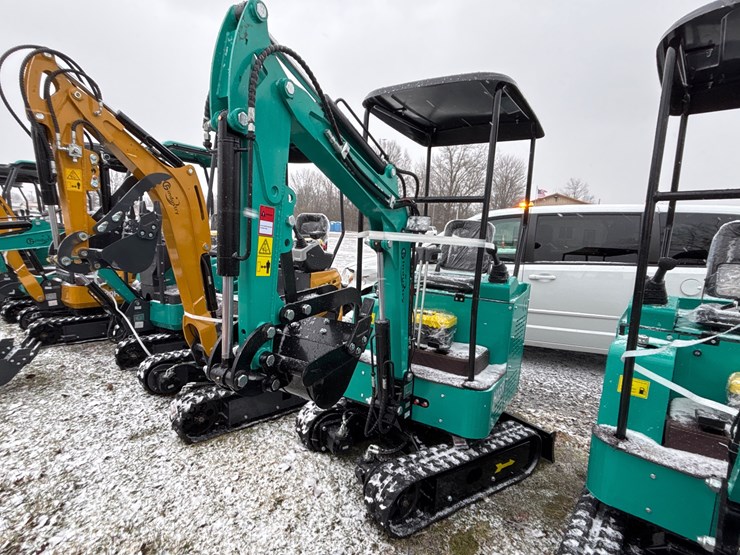 #2001-•-unused-cfg-h15r-mini-excavator-image-1