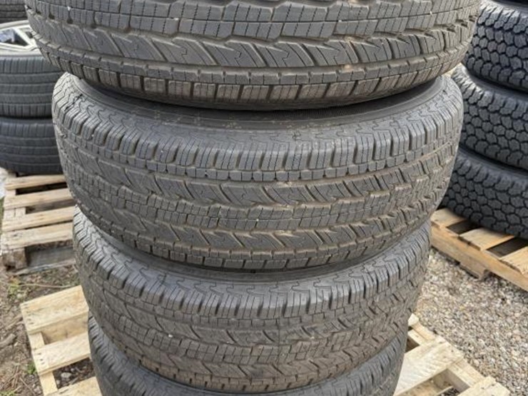 #175-•-set-of-4-chevrolet-wheels---255/70r17---take-offs-image-2