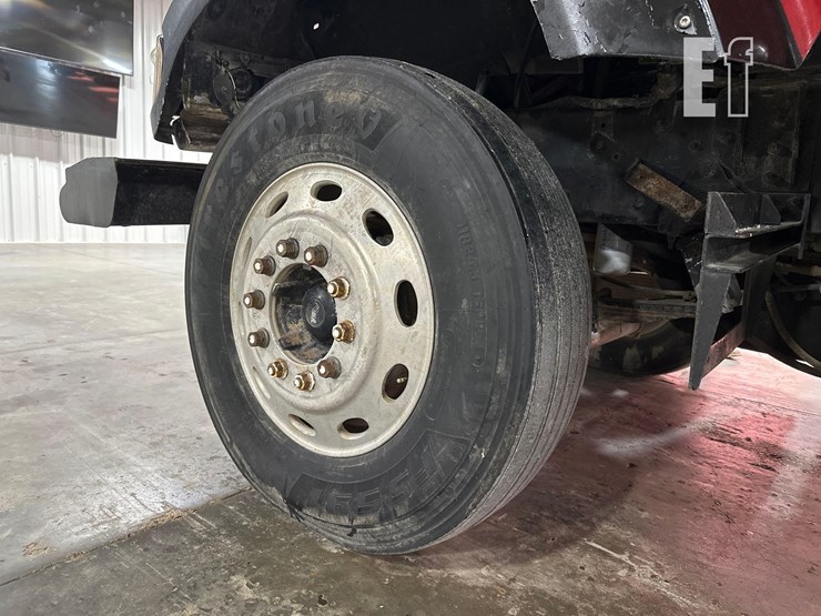 2012-mack-granite-gu713-image-29