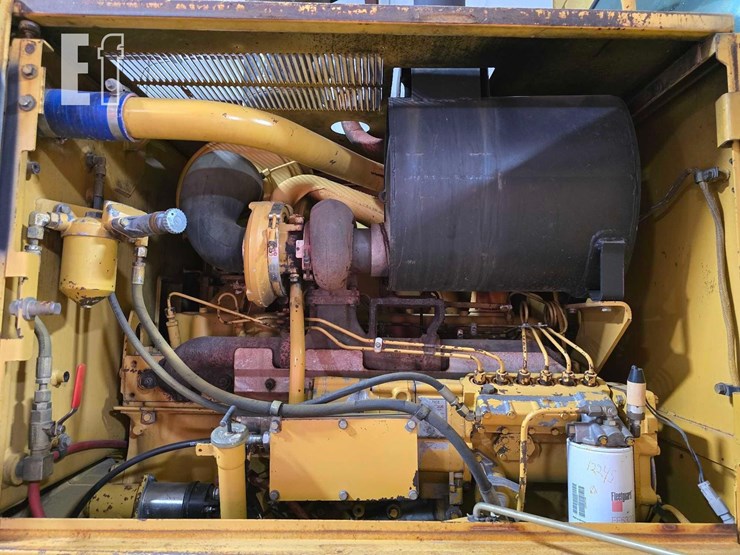 2001-caterpillar-140h-image-32