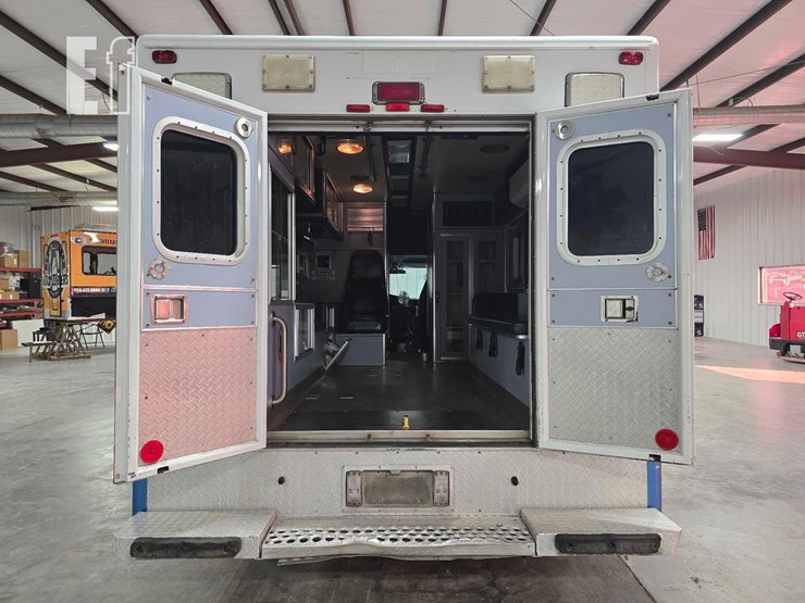 1996-ford-e350-image-23