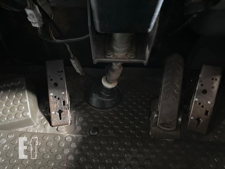 2008-volvo-a25e-image-12