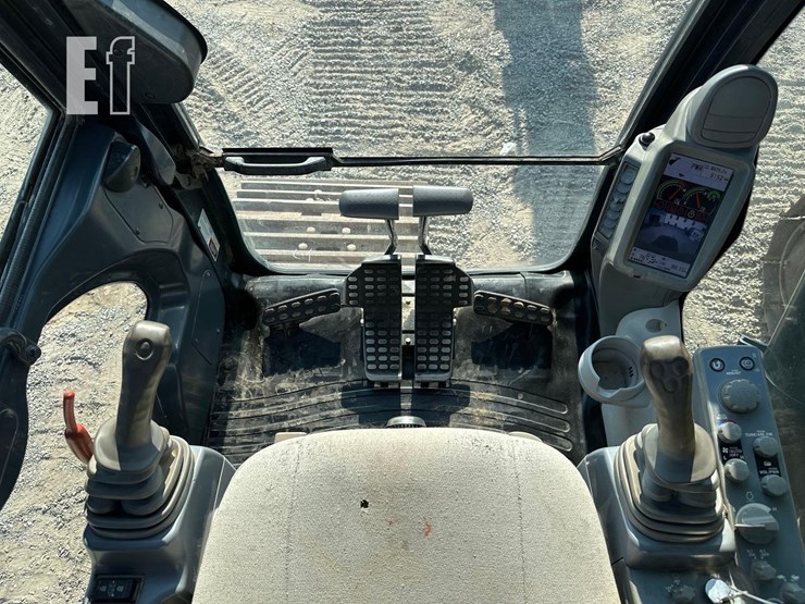 2018-deere-350g-lc-image-16