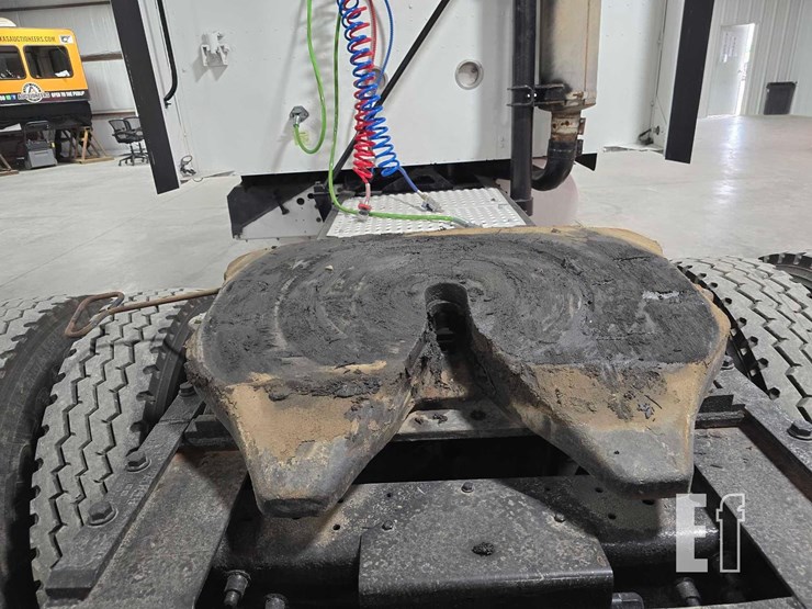 2005-international-9400-image-9