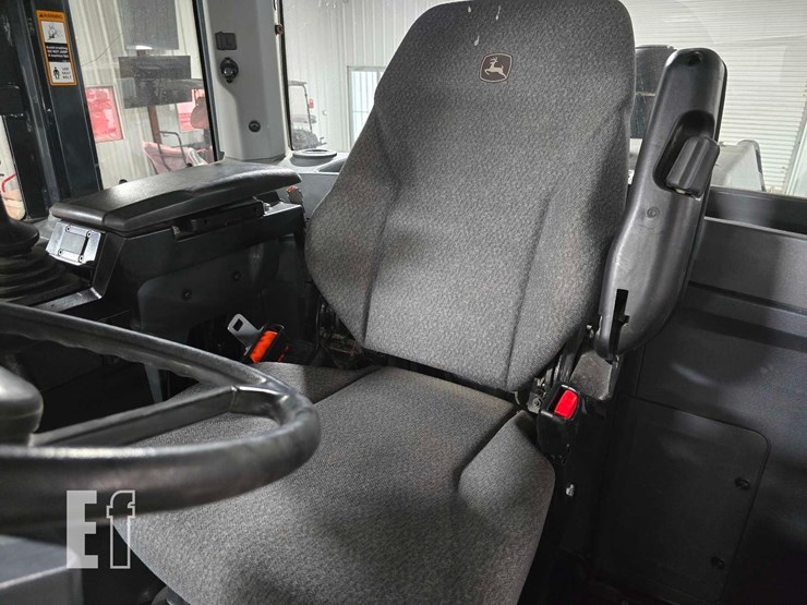 2022-deere-444-p-tier-image-16