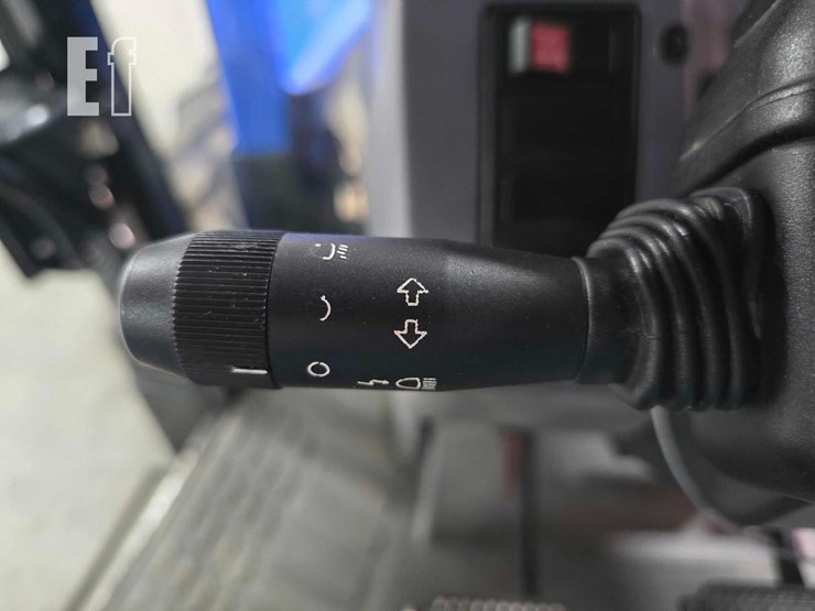 new-holland-tl100a-image-24