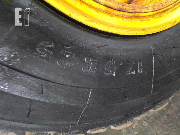 2015-deere-672g-image-31