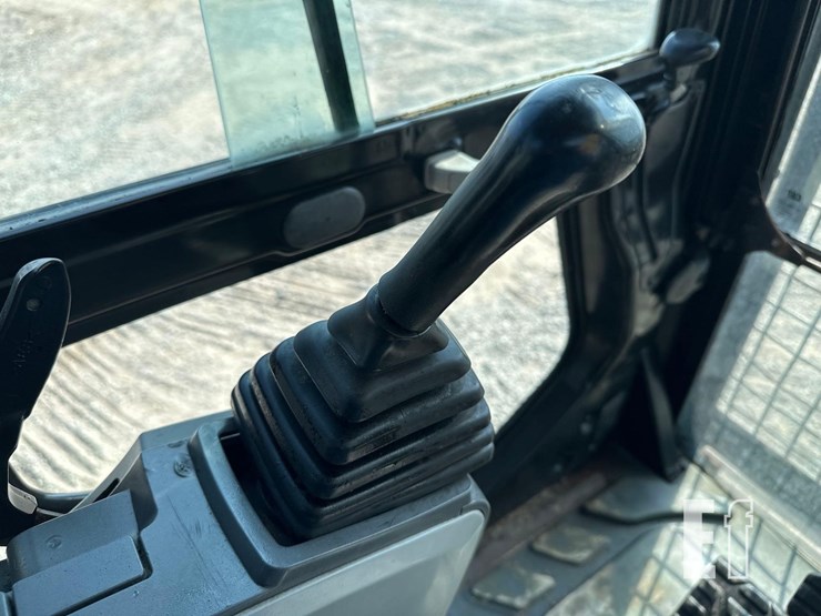 2014-caterpillar-320el-image-19