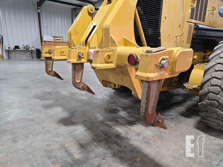 2004-caterpillar-140h-image-34