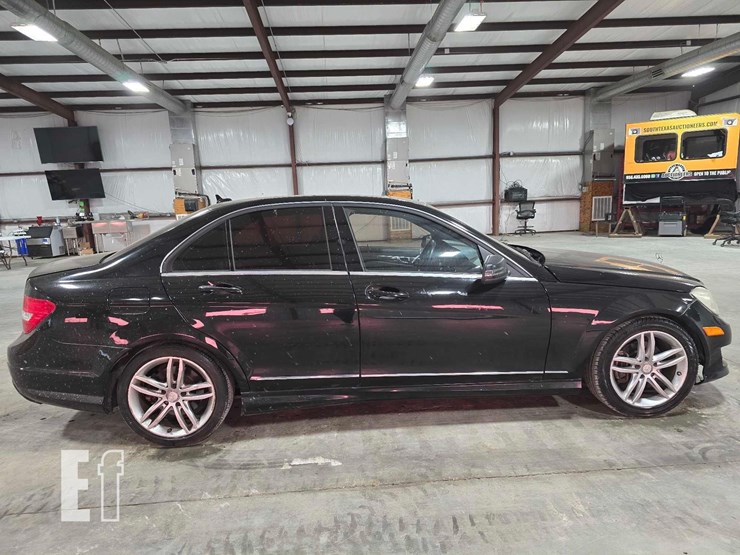 2014-mercedes-benz-c250-image-5