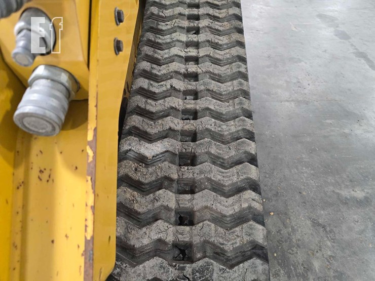 2015-caterpillar-299d-xhp-image-25