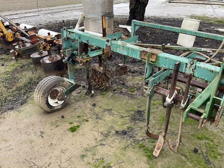 custom-3-pt-3-row-60"-cultivator-image-9