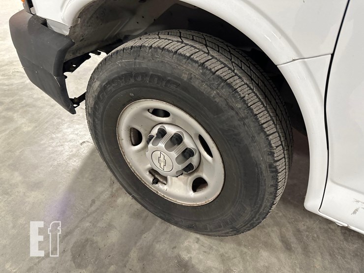 2018-chevrolet-express-2500-image-23