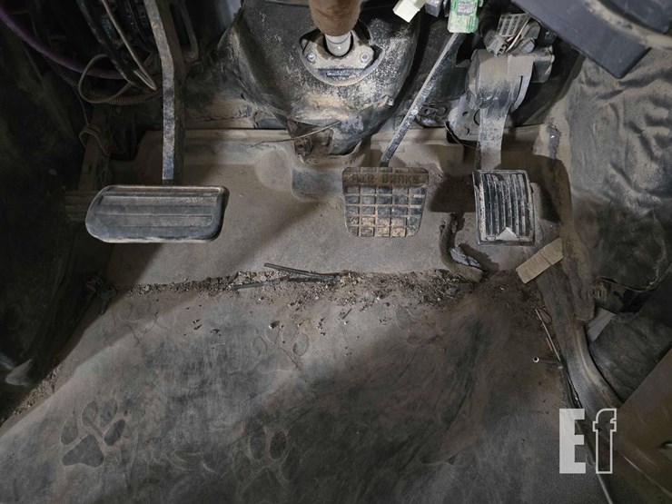 2012-mack-granite-gu713-image-11