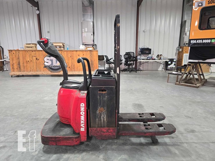 raymond-8400-image-6