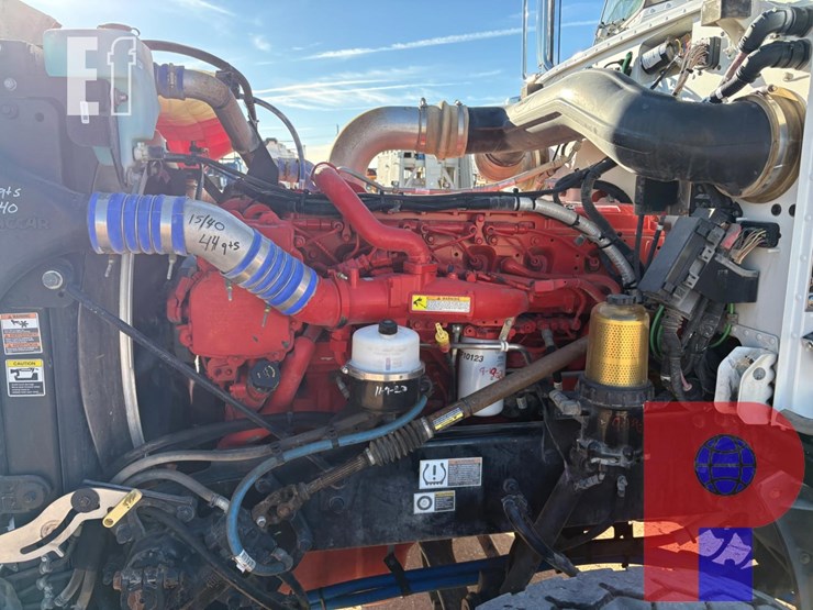 2017-peterbilt-367-image-9