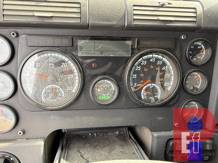 2018-freightliner-cascadia-125-image-17