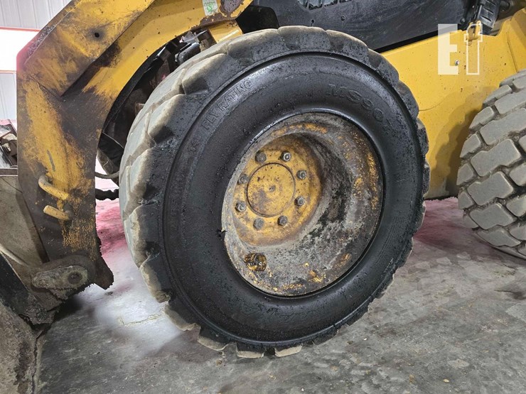 2020-caterpillar-262d3-image-19