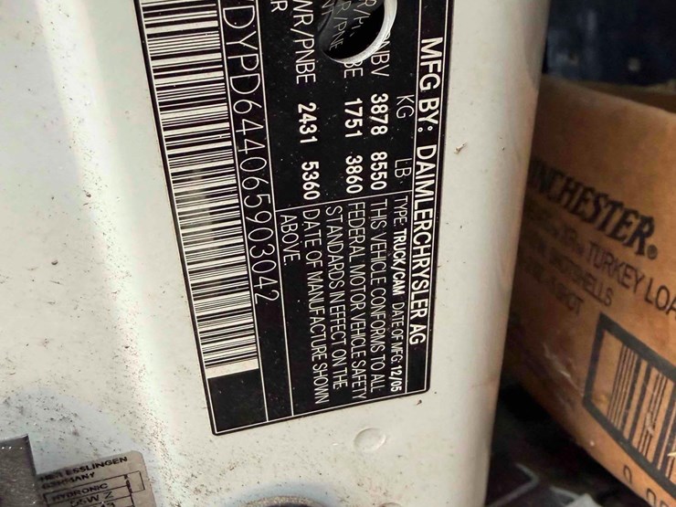 2006-freightliner-2500-hc-sprinter-van-image-16