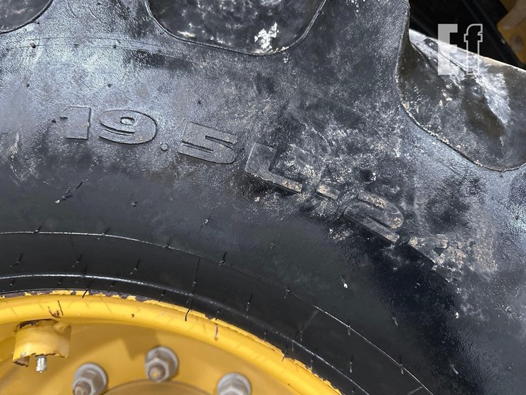 2016-caterpillar-415f2-image-38