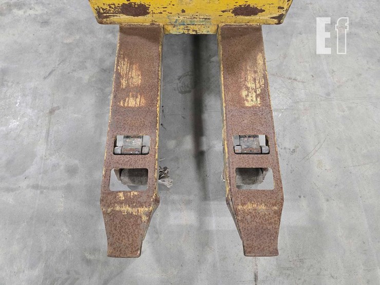 2009-yale-mpb040e-image-11