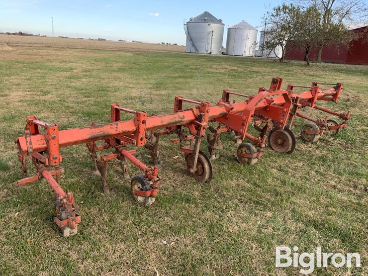 6r30"-cultivator-w/rolling-shields-image-3