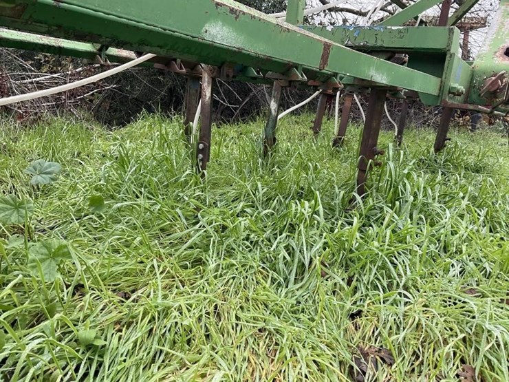 (offsite)-custom-3-pt-3-row-60"-cultivator-image-10