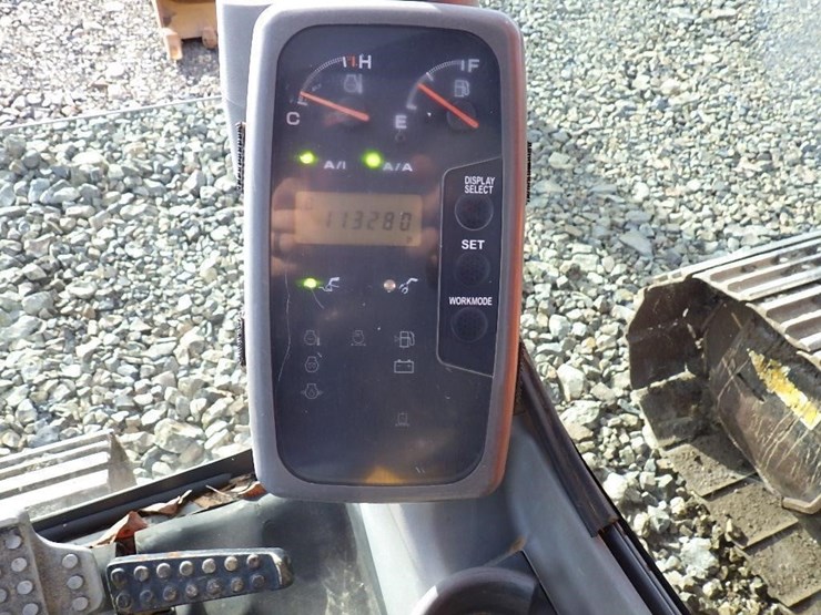 hitachi-zx225us-lc-image-34