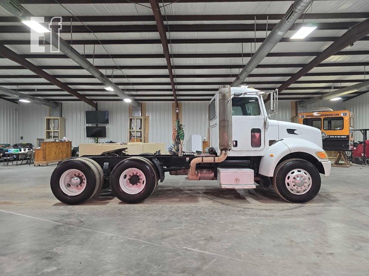 2010-peterbilt-340-image-6